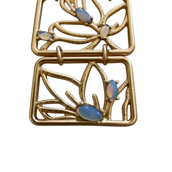 Gold and Blue Floral Necklace - Picture 3 of 6